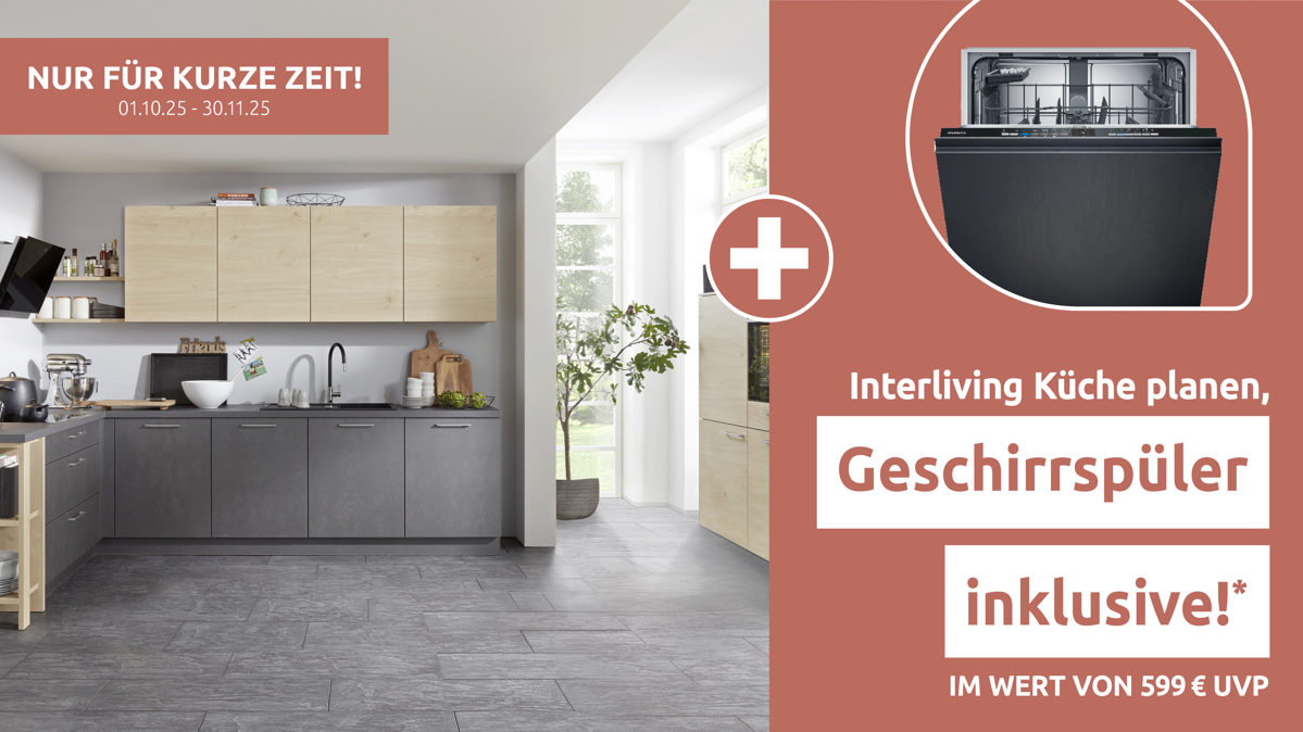 Einbauküche Interliving aus Holz in Holzfarben Interliving Küche Serie 3008 mit AEG Einbaugeräten Stahlgrau & Asteiche – zweizeilig