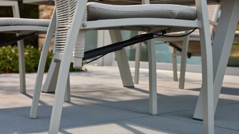 Gartenmöbel-Set Interliving aus Metall in Beige Interliving Gartenmöbel Serie 7011 - Essgruppe mit vier Stühlen beiger gesinterter Stein, Rope & Olefin, taupefarbenes Aluminium