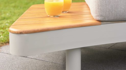 Gartensofa Interliving aus Metall in Beige Interliving Gartenmöbel Serie 7015 - Loungesofa beiges Olefin, Teakholz & taupefarbenes  Aluminium