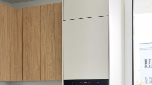 Einbauküche Interliving aus Holz in Holzfarben Interliving Küche Serie 3092 mit SIEMENS Einbaugeräten Sahara & Goldeiche - Stellfläche ca. 430 x 187 cm