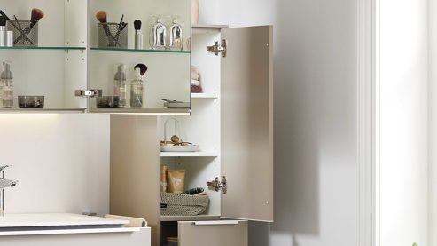 Hängeschrank Interliving aus Holz in Beige Interliving Bad Serie 3710 - Hängeschrank links, eine Tür & zwei Schubladen - Macchiato, Höhe ca. 130 cm