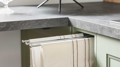 Einbauküche culineo® aus Holz in Grün Culineo® Einbauküche C684 mit Einbaugeräten Schilf, Eiche Sierra & Schwarz - zweizeilig