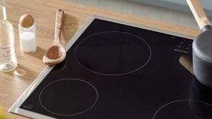 Einbauküche culineo® aus Holz in Hellblau Culineo® Einbauküche C357 mit SIEMENS Einbaugeräten Sky & Eiche Honig - zweizeilig