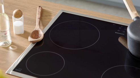 Einbauküche culineo® aus Holz in Hellblau Culineo® Einbauküche C357 mit SIEMENS Einbaugeräten Sky & Eiche Honig - zweizeilig