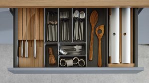 Einbauküche culineo® aus Holz in Hellblau Culineo® Einbauküche C357 mit SIEMENS Einbaugeräten Sky & Eiche Honig - zweizeilig