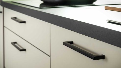 Einbauküche Express küchen aus Holz in Hellgrün EXPRESS KÜCHEN Einbauküche Clean mit Einbaugeräten Salbeigrün & Schwarz  - Länge ca. 390 cm