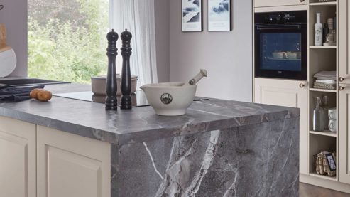 Einbauküche Nobilia® aus Holz in Beige nobilia® Einbauküche Sylt mit Geräten Sand & Marmor Mystic grey - zweiteilig