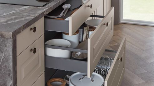 Einbauküche Nobilia® aus Holz in Beige nobilia® Einbauküche Sylt mit Geräten Sand & Marmor Mystic grey - zweiteilig