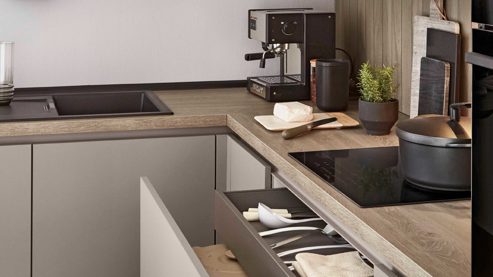 Einbauküche Nobilia® aus Holz in Beige nobilia® Einbauküche Senso mit Geräten Macchiato & Eiche Bergamo - Stellfläche ca. 185 x 369 cm