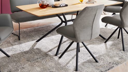 Vierfußstuhl Interliving aus Stoff in Grau Interliving Esszimmer Serie 5116 – Polsterstuhl mit Drehfunktion graue Cord-Lederkombination Fo-Sh & schwarzes Gestell F37