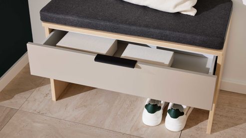 Garderobenbank Interliving aus Holz in Grau Interliving Garderobe Serie 6015 - Garderobenbank Steingrau & Eiche - eine Schublade, Länge ca. 80 cm