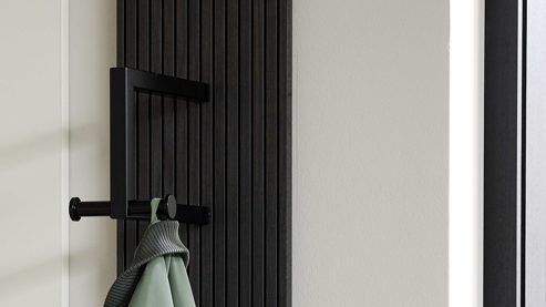 Wandgarderobe Interliving aus Holz in Schwarz Interliving Garderobe Serie 6015 - Wandgarderobe Mooreiche - ca. 21 x 180 cm