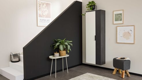 Garderobenschrank Interliving aus Holz in Weiß Interliving Garderobe Serie 6015 - Garderobenschrank Weiß & Mooreiche - zwei Türen, Breite ca. 60 cm