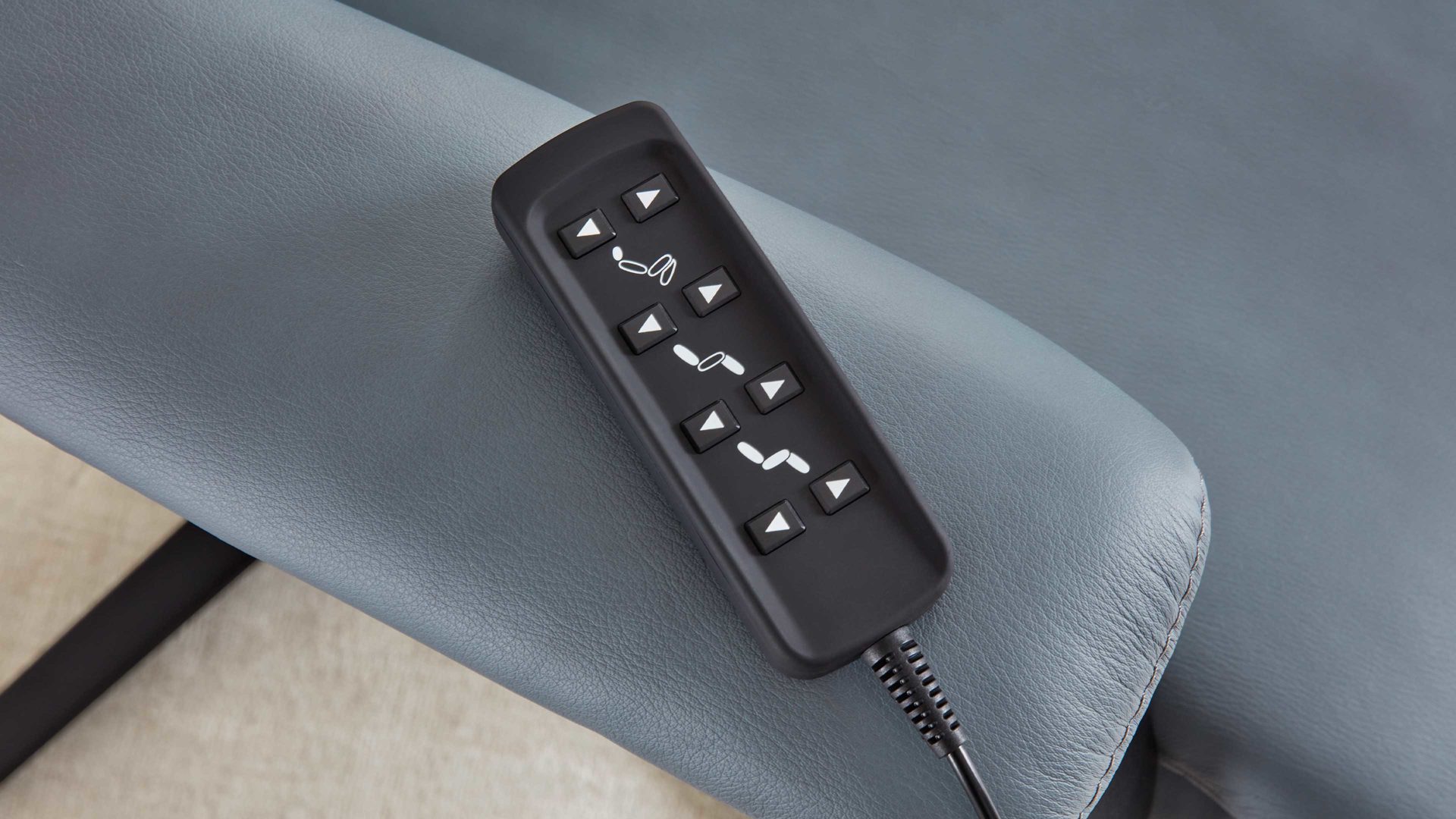 Relaxsessel Interliving aus Leder in Blau Interliving Sessel Serie 4561 - Easy Swing Sessel 51V44 meerblaues LongLife-Leder & anthrazitfarbener Sternfuß