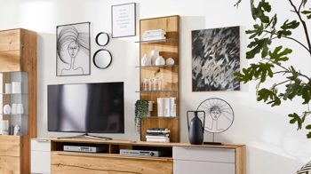 Regal Interliving aus Holz in Holzfarben Interliving Wohnzimmer Serie 2020 - Aufsatzpaneel Asteiche & Klarglas – ca. 47 x 147 cm