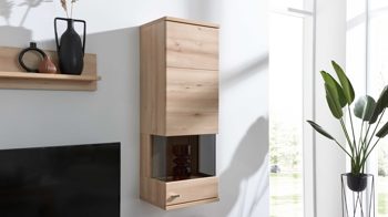 Vitrine Interliving aus Holz in Holzfarben Hell Interliving Wohnzimmer Serie 2110 - Hängevitrine Naturbuche - eine Tür, Höhe ca. 130 cm