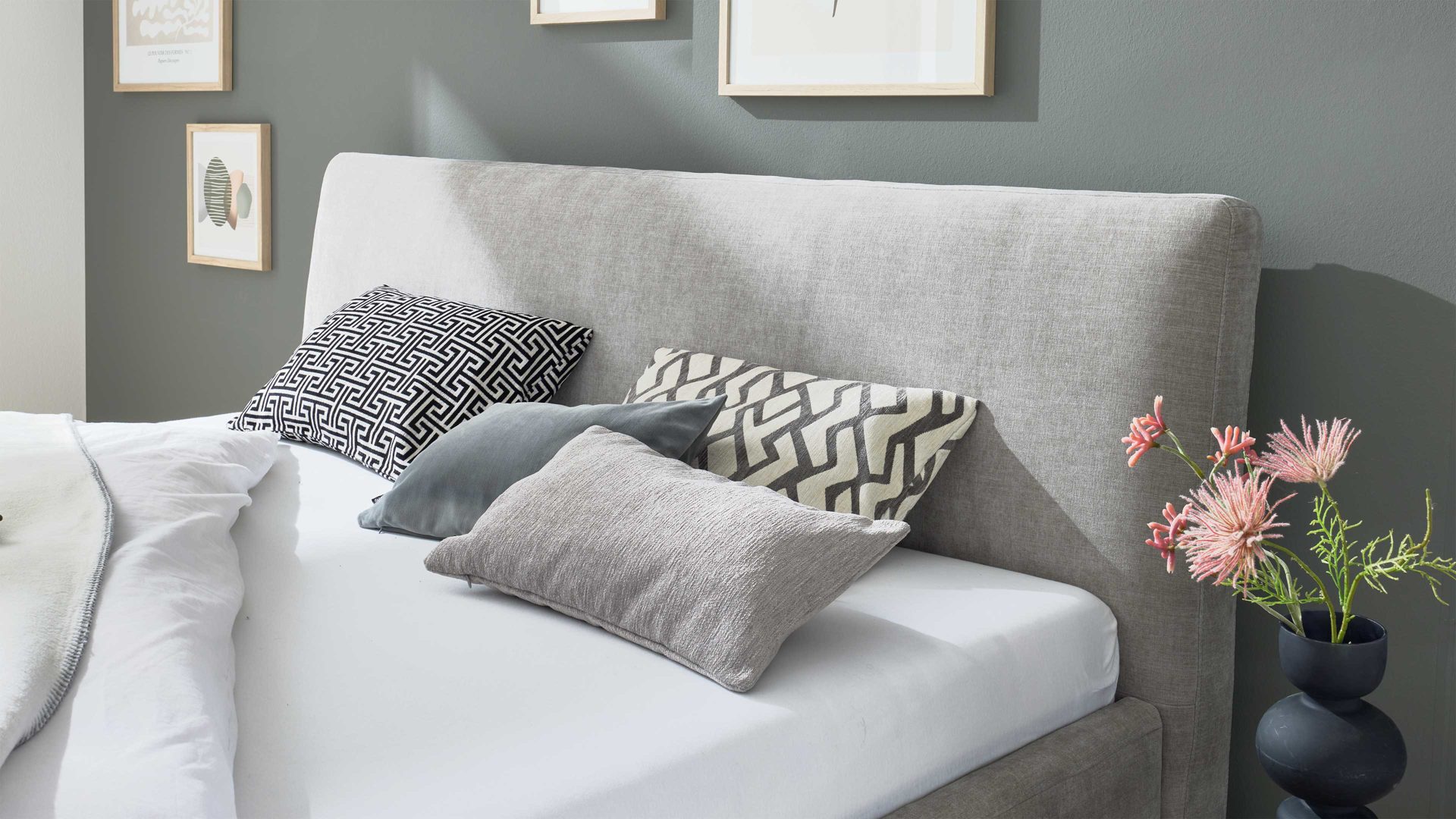 Bettgestell Interliving aus Stoff in Hellgrau Interliving Polsterbett Serie 1416 - Polsterbettgestell silberfarbener Bezug Balu 331002 - Liegefläche ca. 180 x 200 cm