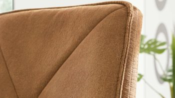 Tischgruppe Interliving aus Holz in Holzfarben Interliving Esszimmer Serie 5104 – Essgruppe mit drehbaren Stühlen bernsteinfarbene Mikrofaser Amber, helle Wildeiche & Edelstahl