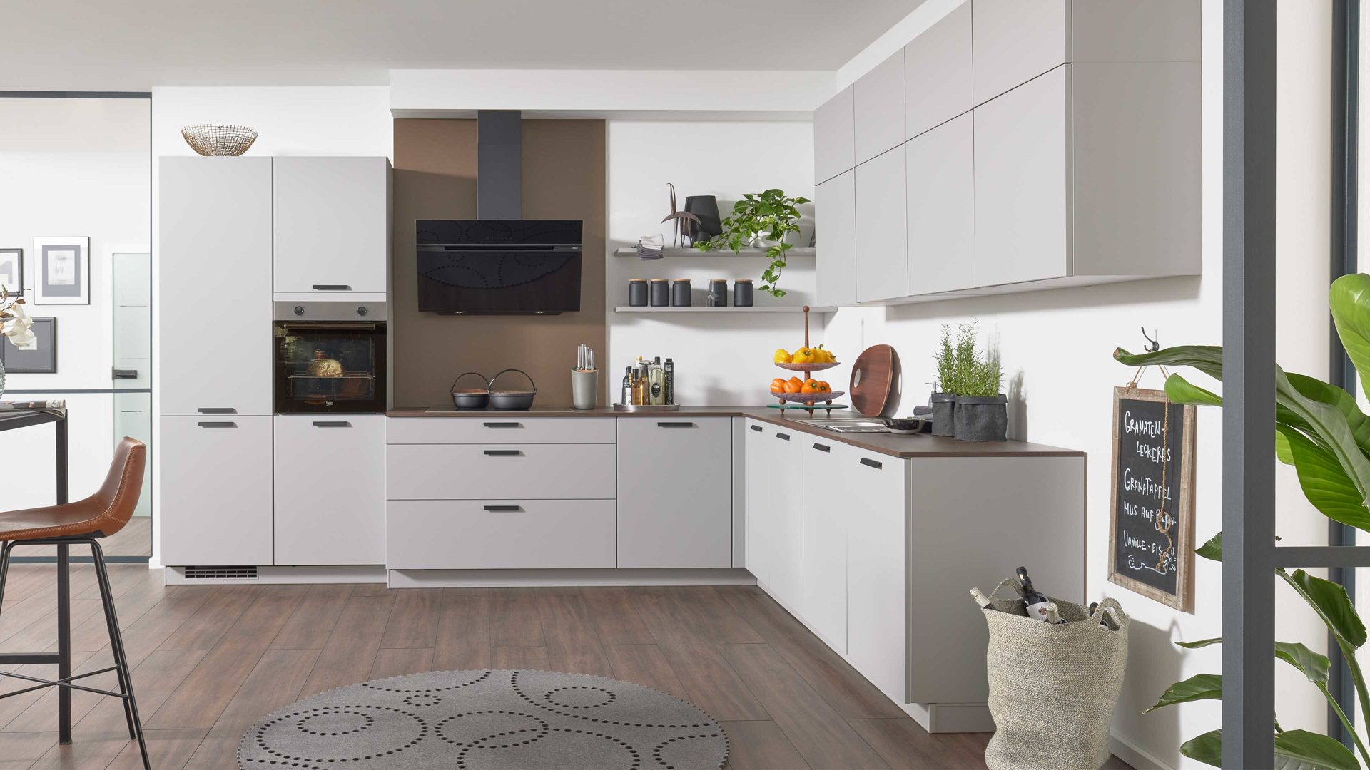 Einbauküche culineo® aus Holz in Hellgrau Culineo® Einbauküche C317 mit beko Einbaugeräten Steingrau & Eiche Sierra - Stellfläche ca. 365 x 363 cm