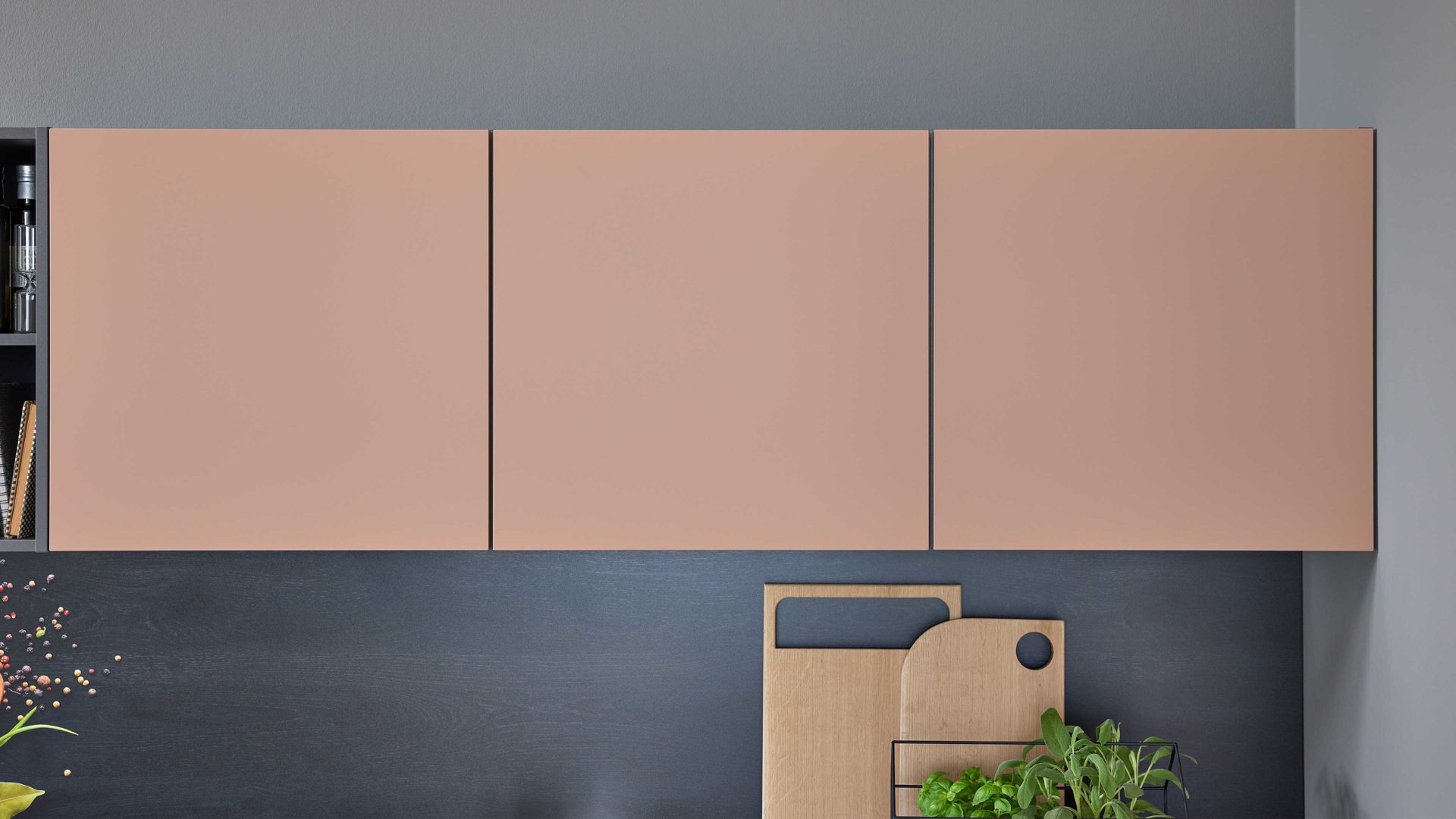 Einbauküche culineo® aus Holz in Rosa Culineo® Einbauküche C357 mit privileg Einbaugeräten Koralle & Schiefergrau - zweizeilig