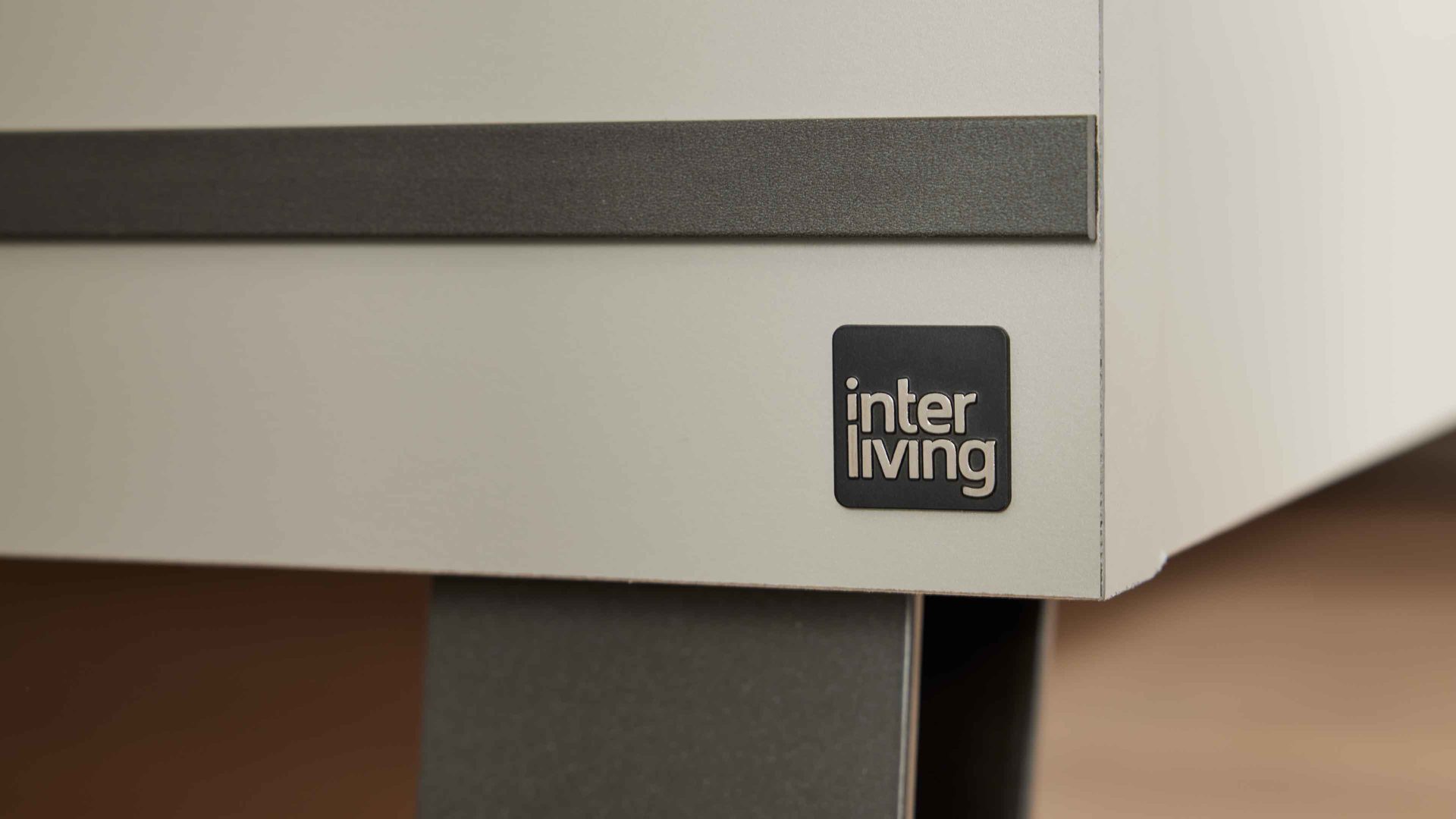 Bettgestell Interliving aus Holz in Weiß Interliving Schlafzimmer Serie 1032 – Bettgestell Weiß, Kieselgrau & Havanna - Liegefläche ca. 180 x 200 cm