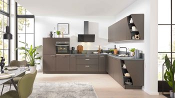 Einbauküche Interliving aus Holz in Braun Interliving Küche Serie 3064 mit privileg-Einbaugeräten Sepiabraun - Stellfläche ca. 345 x 258 cm