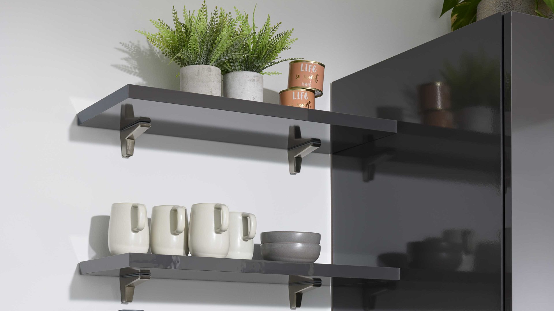 Einbauküche Interliving aus Holz in Dunkelgrau Interliving Küche Serie 3115 mit privileg-Einbaugeräten Graphit Hochglanz – Stellfläche ca. 360 x 365 cm