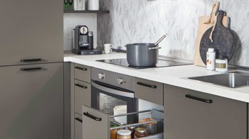 Einbauküche Nobilia® aus Holz in Dunkelgrau nobilia® Einbauküche Laser mit privileg-Elektrogeräten Taupegrau - Stellfläche ca. 245 x 425 cm