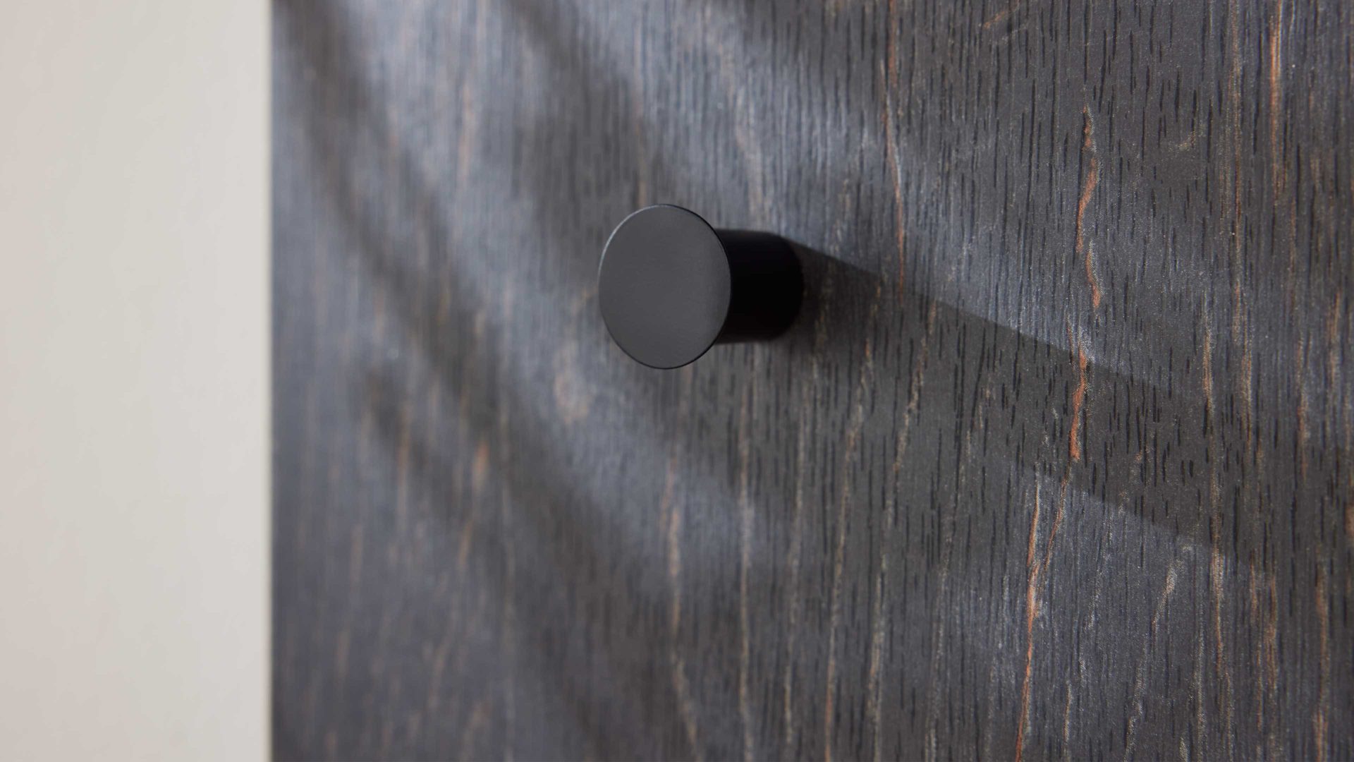 Garderoben-Set Interliving aus Holz in Schwarz Interliving Garderobe Serie 6012 - Garderoben-Set Räuchereiche & graubeiger Mattlack - dreiteilig