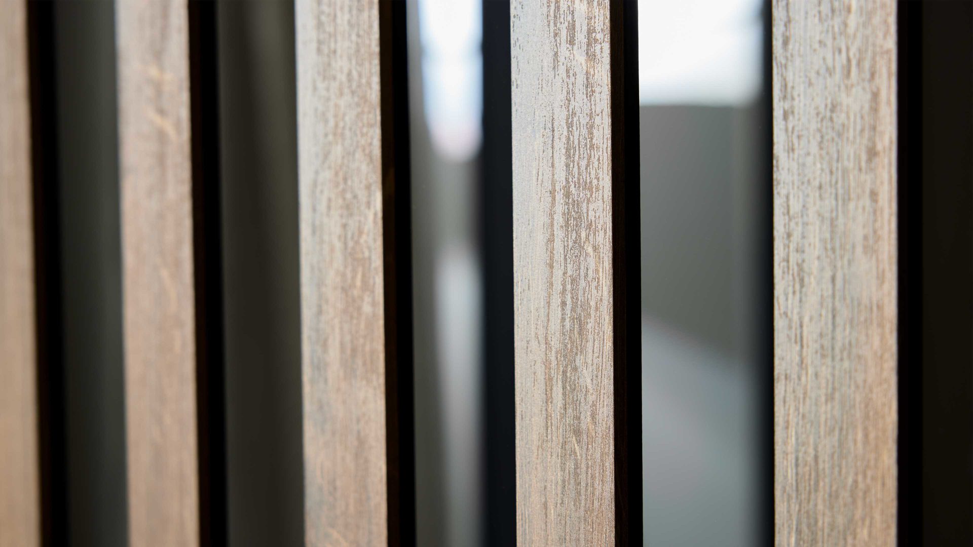 Kleiderschrank Interliving aus Holz in Schwarz Interliving Kleiderschrank Serie 1208 - Schwebetürenschrank 98431 Schwarzglas & Atlantic Eiche - zwei Türen, Breite ca. 270 cm