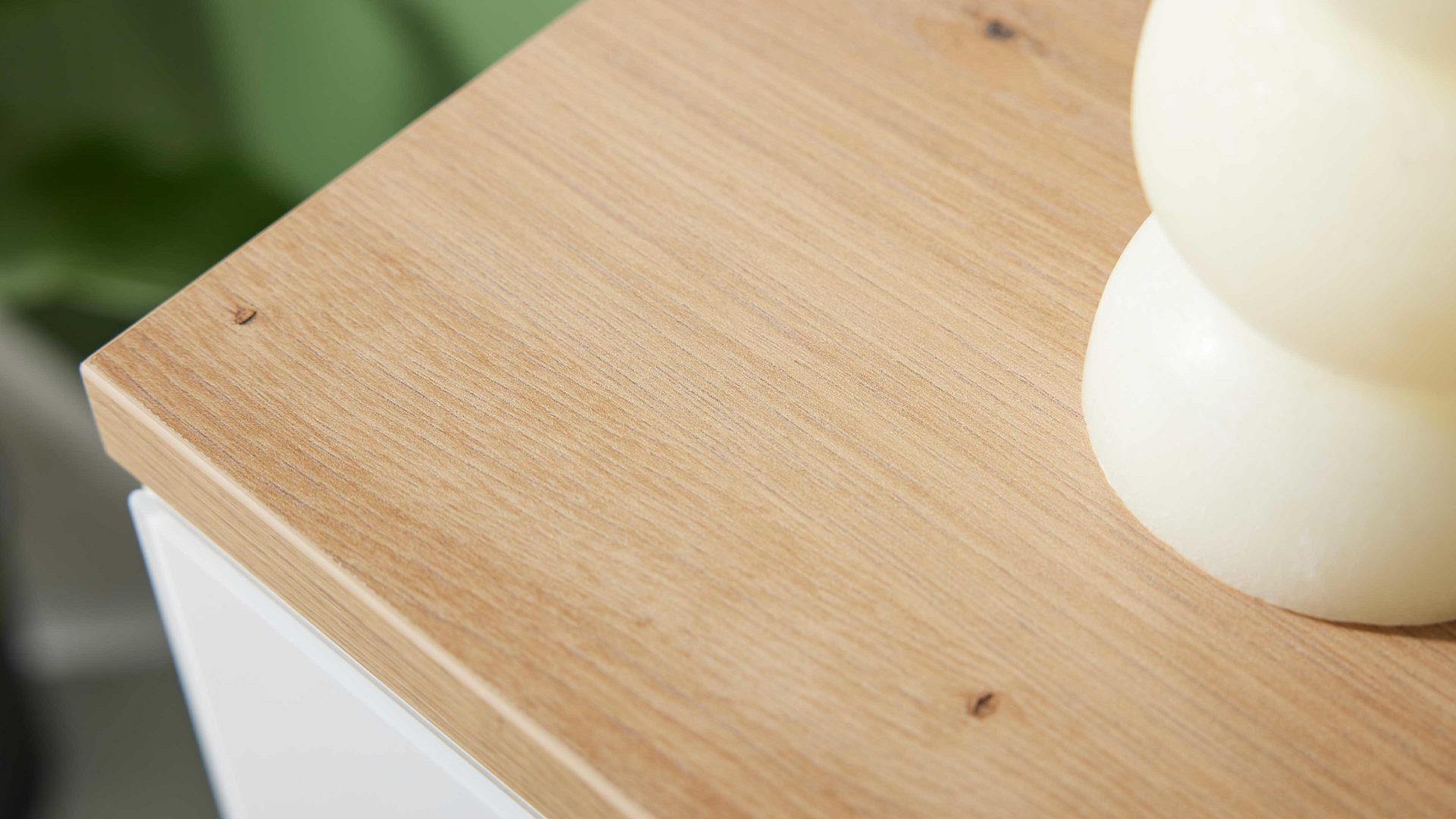 Nachtkommode Interliving aus Holz in Weiß Interliving Kleiderschrank Serie 1208 - Nachtkommode 86717 alpinweißes Glas & Artisan Eiche - zwei Schubladen, Breite ca. 40 cm