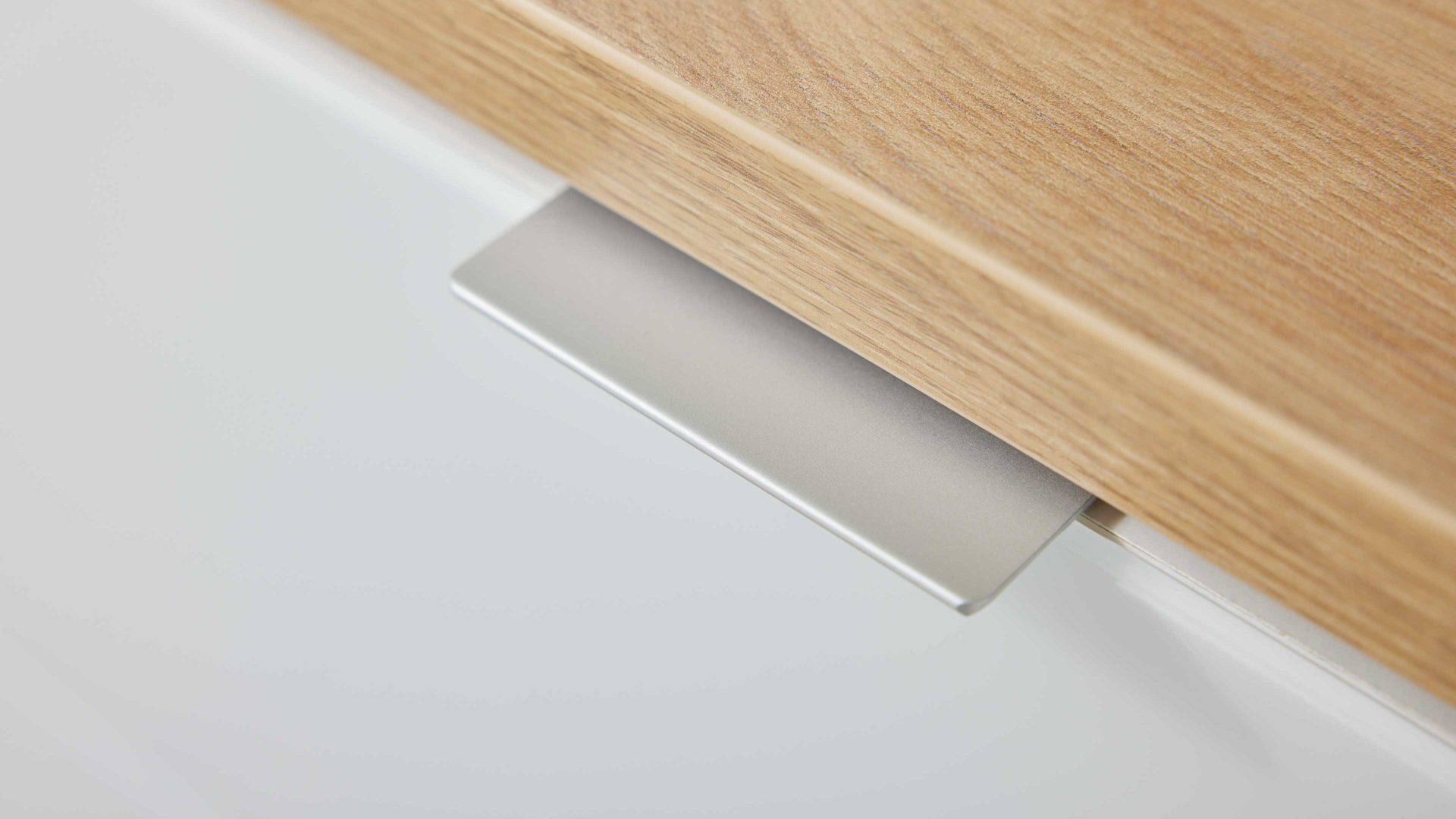 Nachtkommode Interliving aus Holz in Weiß Interliving Kleiderschrank Serie 1208 - Nachtkommode 86717 alpinweißes Glas & Artisan Eiche - zwei Schubladen, Breite ca. 40 cm