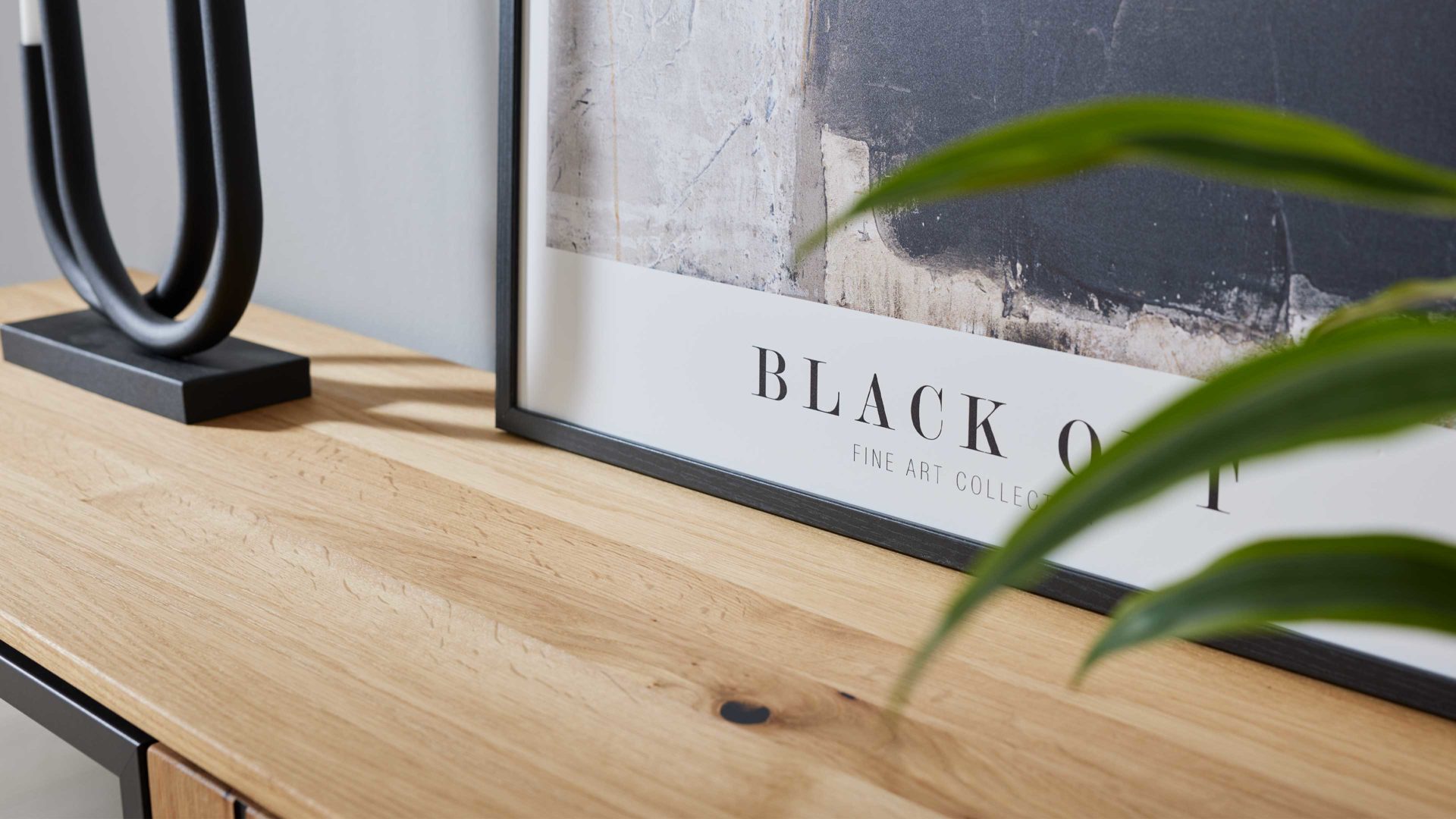 Highboard Interliving aus Holz in Dunkelgrau Interliving Esszimmer Serie 5605 – Highboard 5774 quarzgrauer Lack & Charakter-Eiche - fünf Türen, zwei Schubladen, Breite ca. 86 cm