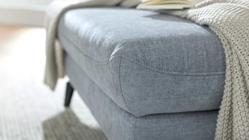 Chaiselongue Interliving aus Stoff in Hellblau Interliving Sofa Serie 4400 - Chaiselongue taubenblauer Bezug DCT 16 & schwarze Metallfüße