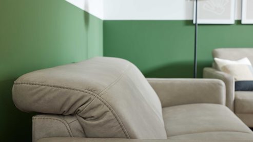 Dreisitzer Interliving aus Leder in Grau Interliving Sofa Serie 4065 – Dreisitzer 3KV kieselfarbenes Leder Cloudy gravel & schwarze Metallfüße – Länge ca. 238 cm