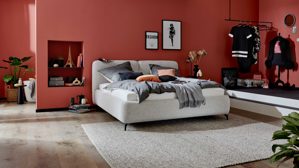 Bettgestell Interliving aus Stoff in Hellgrau Interliving Polsterbett Serie 1419 hellgrauer Stoffbezug Puente – Liegefläche ca. 180 x 200 cm