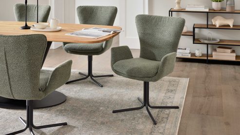 Esstisch Interliving aus Holz in Holzfarben Interliving Esszimmer Serie 5121 – Essgruppe mit sechs Stühlen Charakter-Eiche, thymianfarbener Bouclé Alpine  & schwarzes Metall – ca. 200 x 100 cm