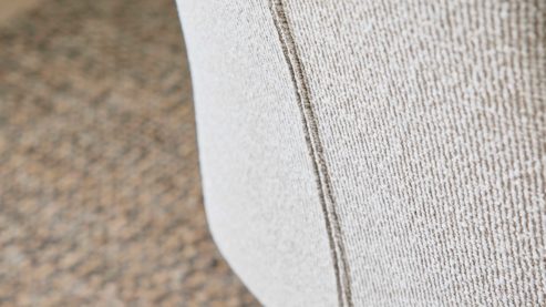 Polsterstuhl Interliving aus Stoff in Weiß Interliving Esszimmer Serie 5102 – Armlehnstuhl mit Drehfunktion leinenfarbener Jacquard Lodge L07 & schwarzes Eisen