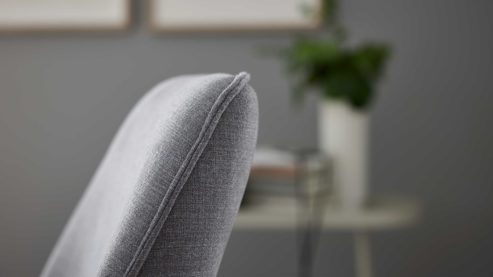 Polsterstuhl Interliving aus Stoff in Grau Interliving Esszimmer Serie 5102 – Polsterstuhl U321 mit Drehfunktion kieselfarbener Webstoff Tirol & schwarzes Eisen