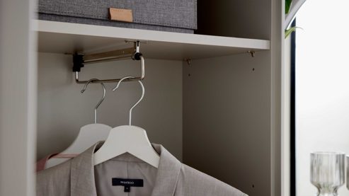 Garderoben-Set Interliving aus Holz in Weiß Interliving Garderoben Serie 6013 - Set 80 Sahara Creme & Granitfurnier - vierteilig