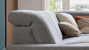 Ecksofa Interliving aus Stoff in Grau Interliving Sofa Serie 4064 - Ecksofa graue Chenille Toni & Fuß W003-01 - Stellfläche ca. 291 x 252 cm