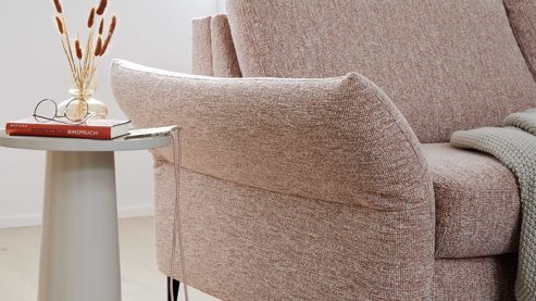 Schlafsofa Interliving aus Stoff in Rosa Interliving Schlafsofa Serie 4700 - Schlafsofa sienafarbener Webstoff Loft & schwarze Aluminiumfüße - Breite ca. 228 cm