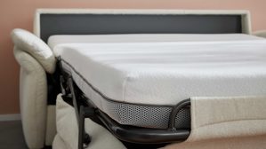 Schlafsofa Interliving aus Stoff in Weiß Interliving Schlafsofa Serie 4700 - Schlafsofa naturweißes Flachgewebe Cyber & schwarze Aluminiumfüße - Breite ca. 188 cm