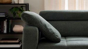 Einzelkissen Interliving aus Stoff in Grün Interliving Sofa Serie 4303 – Armlehnkissen moosfarbener Pfotenstoff Cyber - ca. 45 x 50 cm