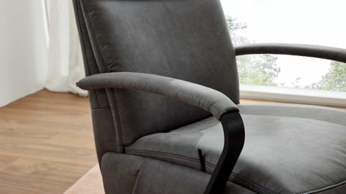 Relaxsessel Interliving aus Stoff in Dunkelgrau Interliving Sessel Serie 4565 grauer Bezug Clint & schwarzer Sternfuß