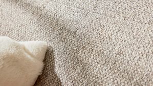 Ecksofa Interliving aus Stoff in Hellgrau Interliving Sofa Serie 4460 - Ecksofa silbergrauer Webstoff Jazz 121 & schwarze Metallfüße - Stellfläche ca. 191 x 308 cm