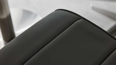 Barstuhl Interliving aus Kunstfaser in Grau Interliving Esszimmer Serie 5122 – Barstuhl ST67 graue Mikrofaser Delphin & gebürsteter Edelstahl