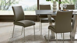 Vierfußstuhl Interliving aus Kunstfaser in Hellbraun Interliving Esszimmer Serie 5122 – Polsterstuhl fangofarbenes Kunstleder LEA-TEX & gebürsteter Edelstahl