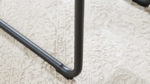 Schwingstuhl Interliving aus Kunstfaser in Dunkelgrau Interliving Esszimmer Serie 5122 – Schwingstuhl onyxfarbene Mikrofaser & mattschwarzes Metall