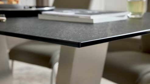 Esstisch Interliving aus Glas in Schwarz Interliving Esszimmer Serie 5122 – Esstisch schwarzes Glas & Edelstahl - ca. 160 x 90 cm